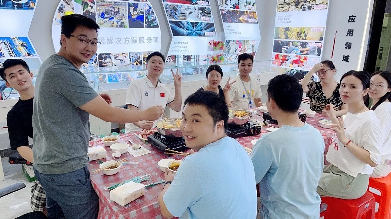 歡聚一堂，“趣”“味”無(wú)限—微視光電舉行月度聚餐趣味小活動(dòng)